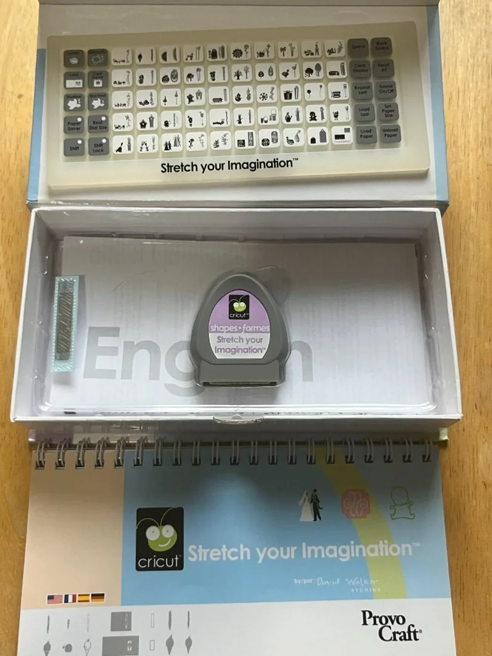 Cricut Stretch Your Imagination Cartridge Shapes Holiday #29-0422 complete w/box